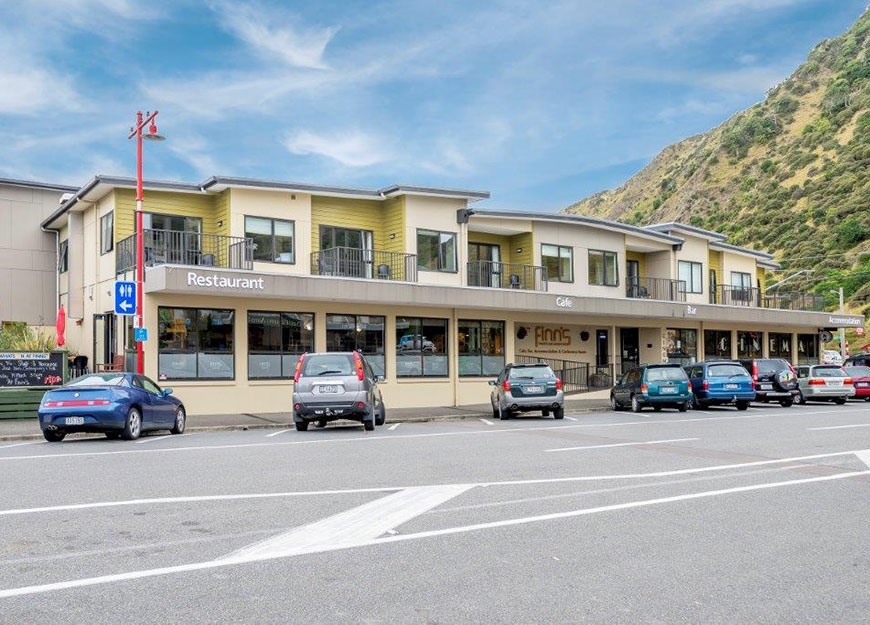 Finn's Paekakariki - restaurant, bar and accommodation at one location